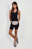 תמונת כל הלוק של Swiftly Tech Scoopneck Tank 2.0 *Race